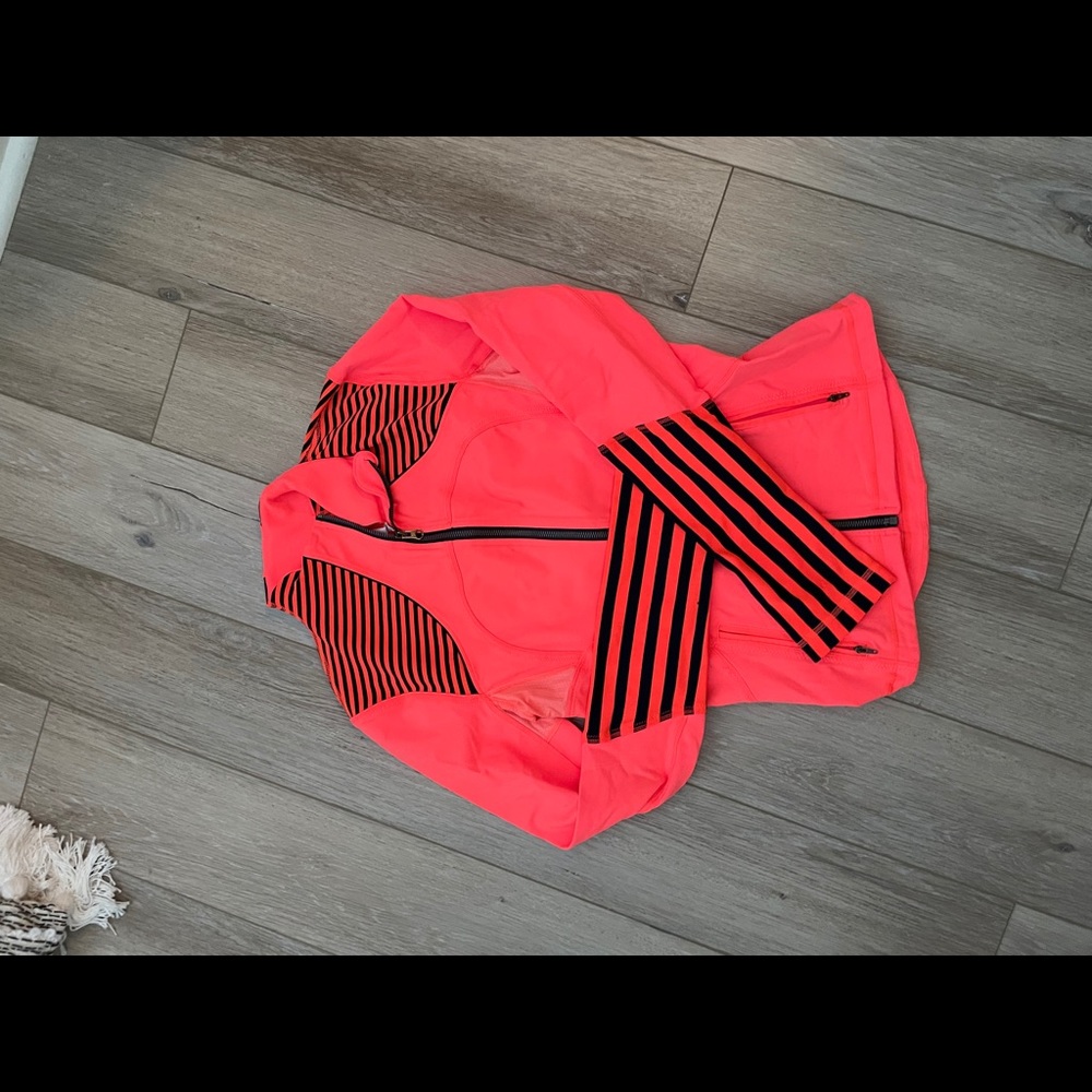 Lululemon women’s zip up orange size 8